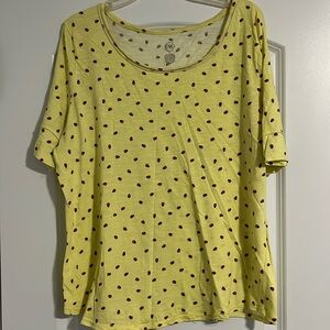 Cato, short sleeve ladybug print tee. Size XL.